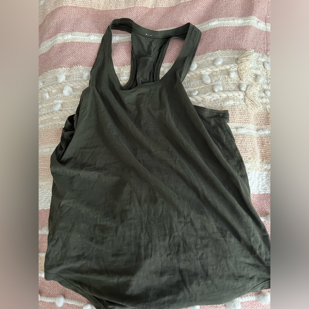 Green lululemon tank